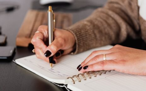 como se escribe estuvo o estubo